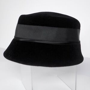 VTG Jo Lyn Black Velvet Bucket Cloche Hat Ribbon Satin Band FLAW MISSING BOW